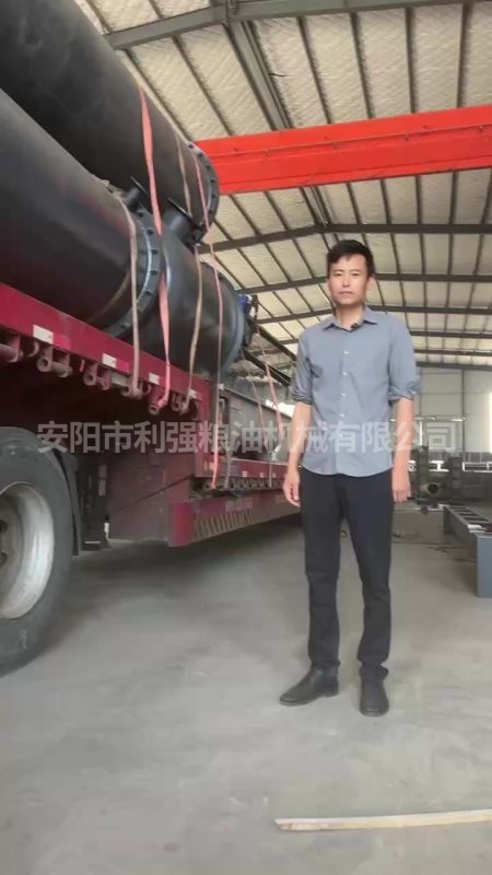 80噸動物油熬煉設備發(fā)貨現場
